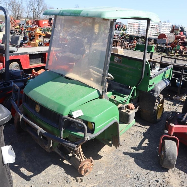 JOHN DEERE GATOR
