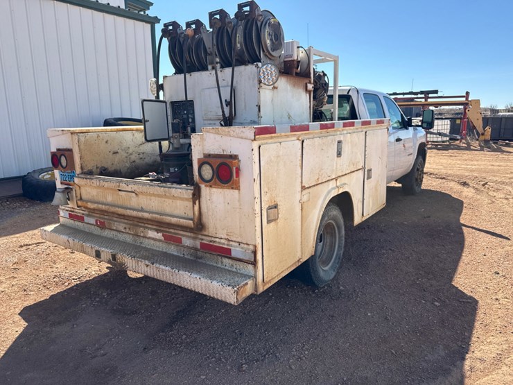 2012-chevrolet-silverado-3500hd-image-3