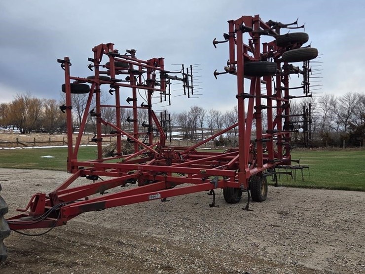 case-ih-4900-image-1