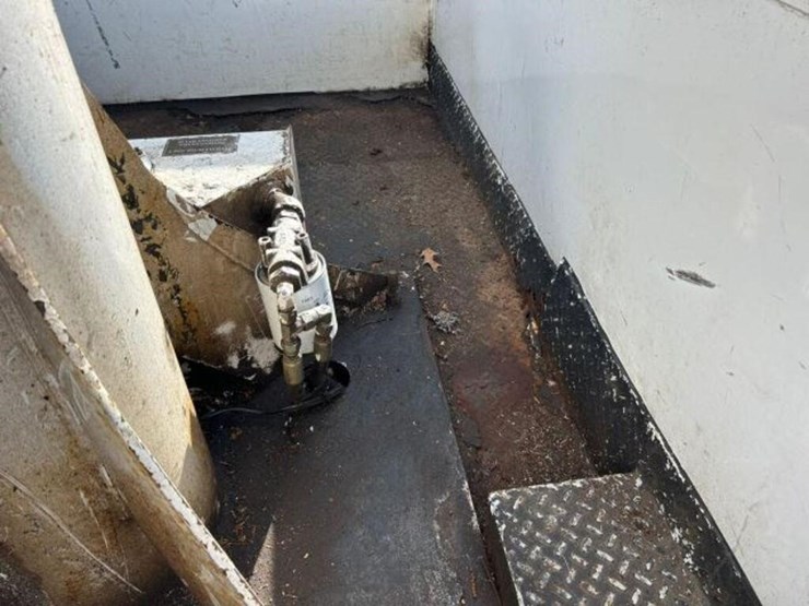 1997-ford-f800-image-55