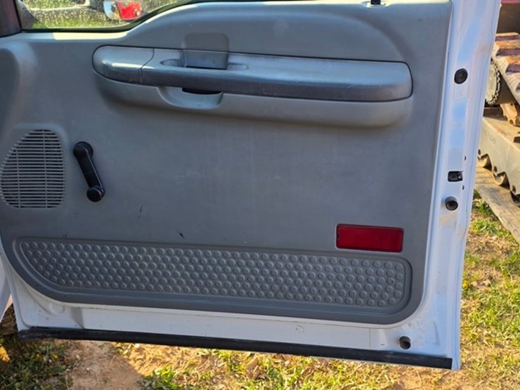 2004-ford-f350-image-37