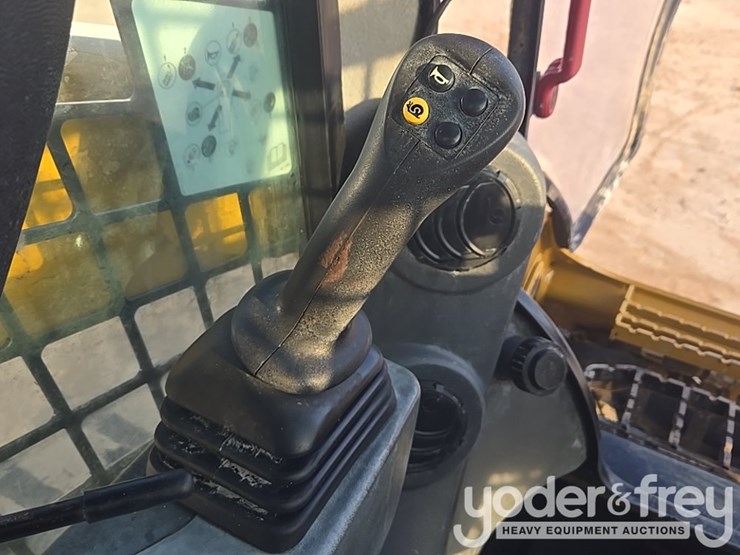 2021-caterpillar-289d3-image-81