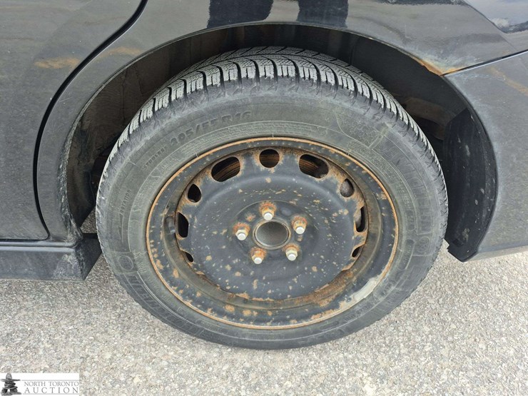 2014-mazda-mazda5-image-25