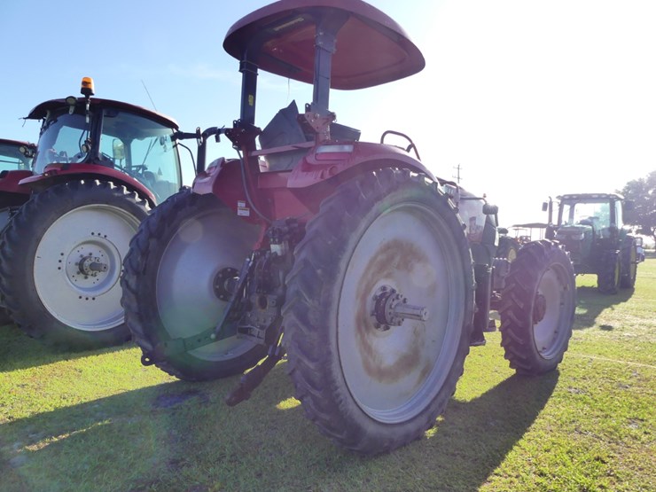 case-ih-farmall-140a-image-3