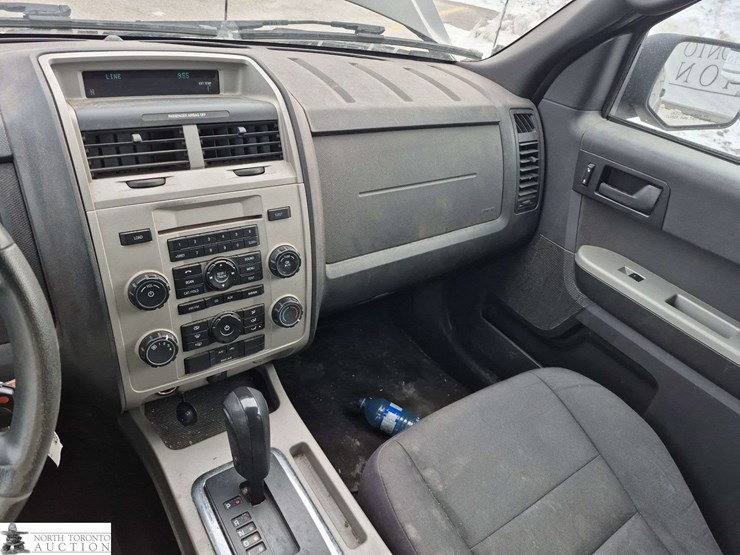 2011-ford-escape-xlt-image-13