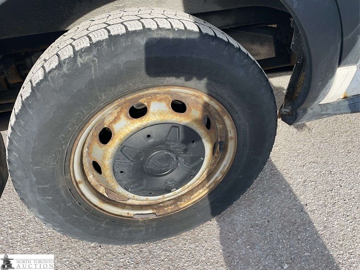 2015-ford-transit-image-21