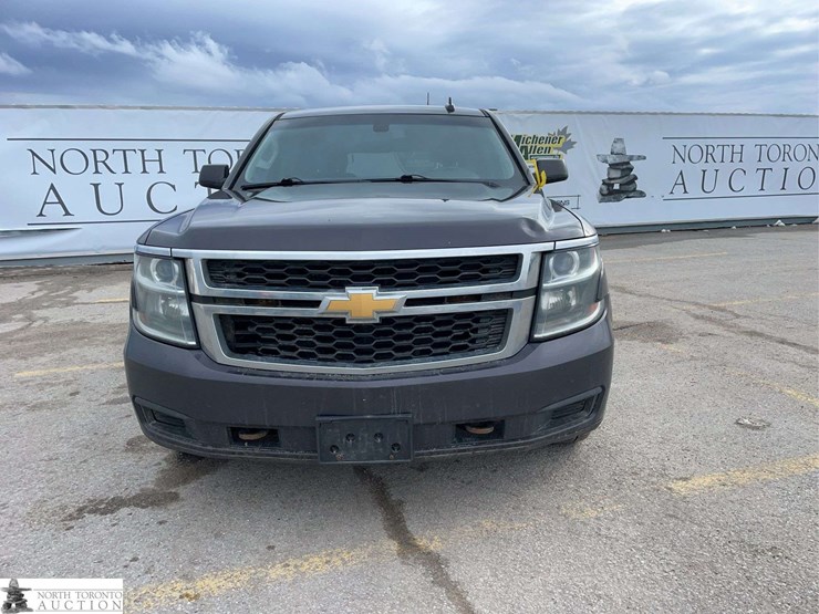 2017-chevrolet-tahoe-image-2