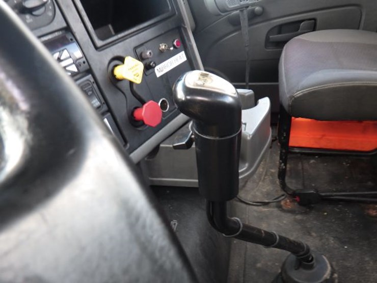 2016-international-8600-image-16