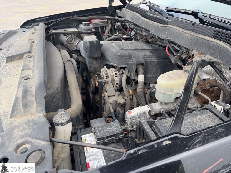 2016-chevrolet-silverado-2500hd-image-31