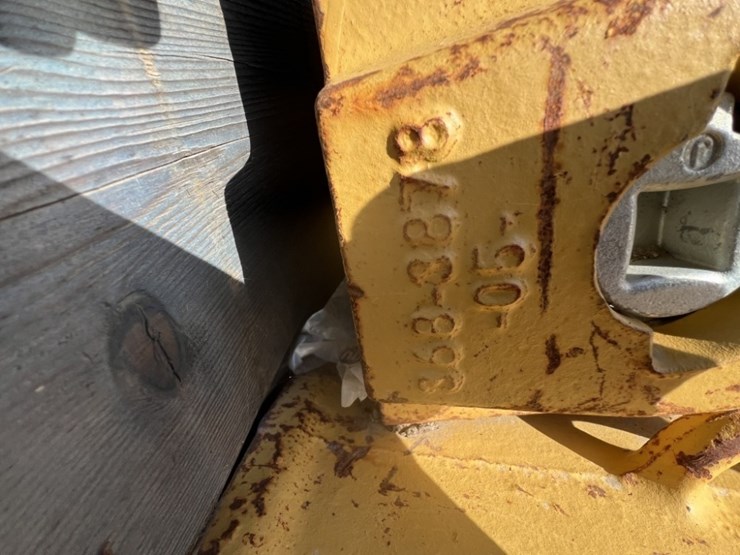 caterpillar-dig-bucket-teeth-image-5