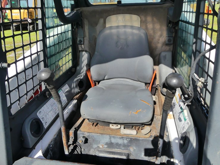 2008-bobcat-t250-image-11