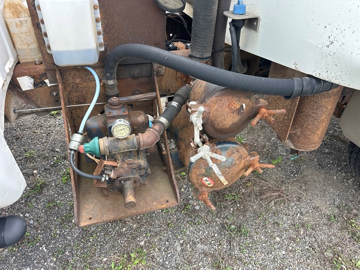 2012-ford-f550-image-13