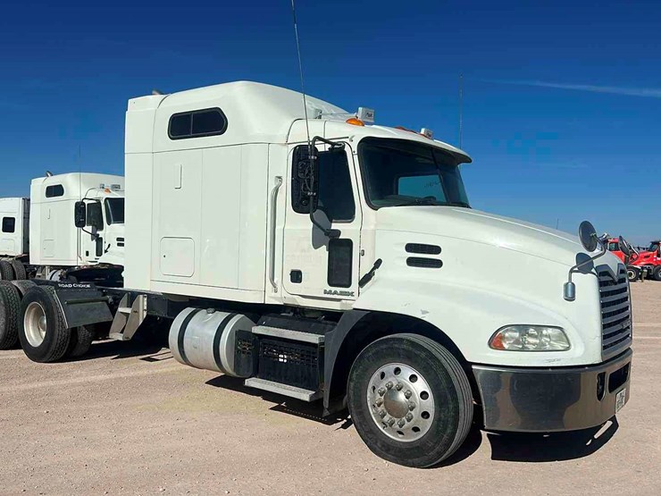 2018-mack-cxu-(pinnacle)-image-3