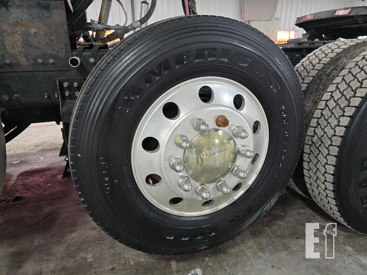 2017-mack-pinnacle-chu613-image-35