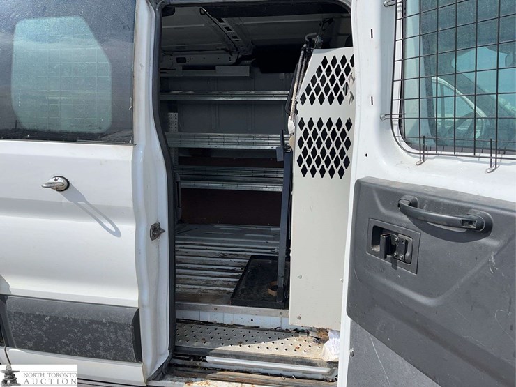 2016-ford-transit-image-14