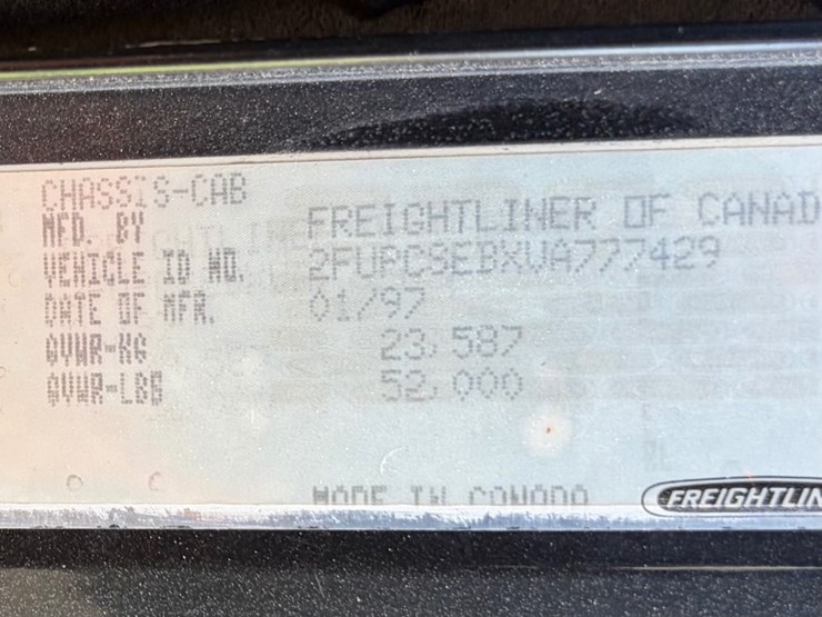 #31724-•-1997-freightliner-tandem-axle-flatbed-entertainmen-image-21