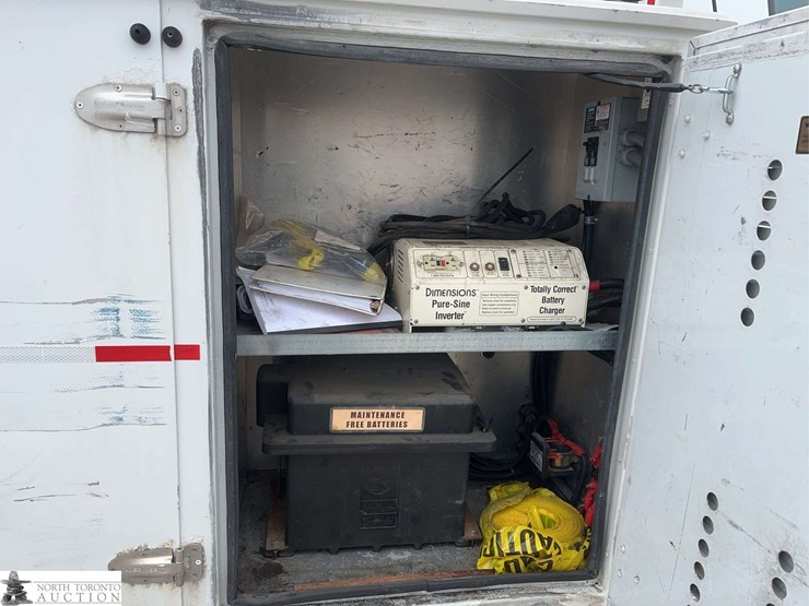 2011-ford-f550-image-23