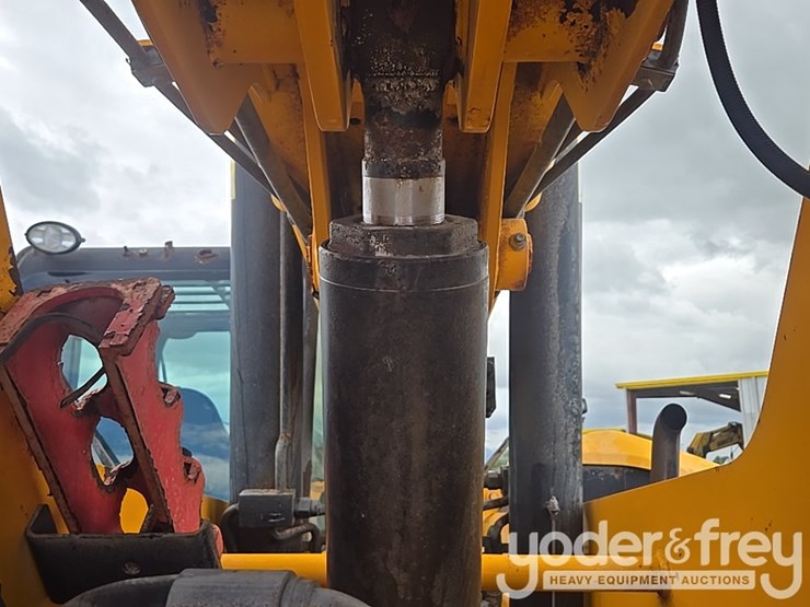 2018-jcb-512-56-image-46