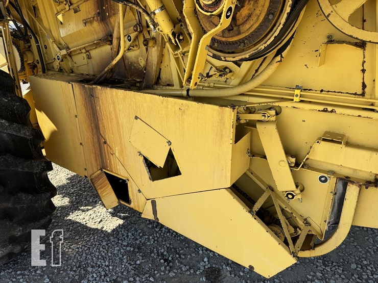 1987-new-holland-tr86-image-8