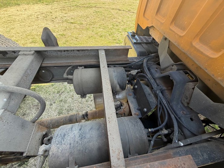 #31743-•-1996-gmc-c7h-single-axle-dump-truck-image-23