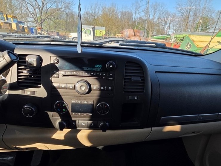 2011-chevrolet-2500-image-62