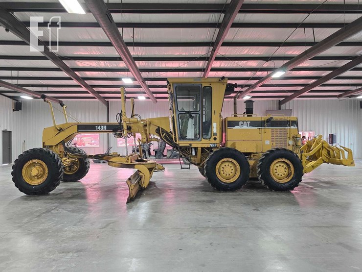 1997-caterpillar-143h-image-5