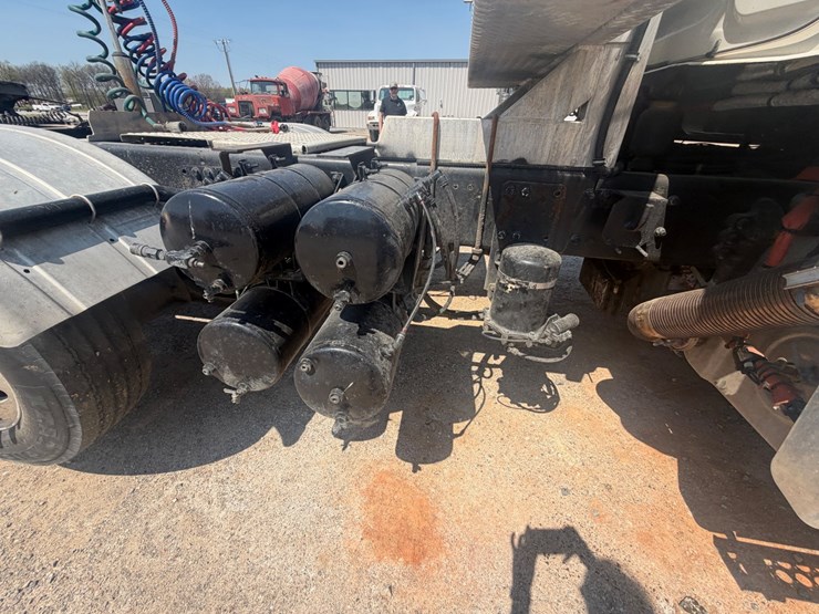 2016-western-star-4700-image-15