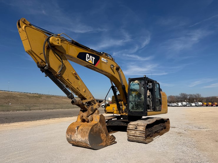 2016-caterpillar-323fl-image-1