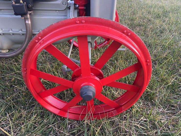 1926-fordson-tractor-image-19