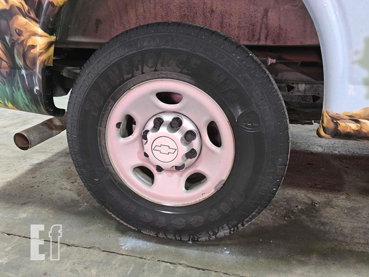 2017-chevrolet-express-2500-image-19