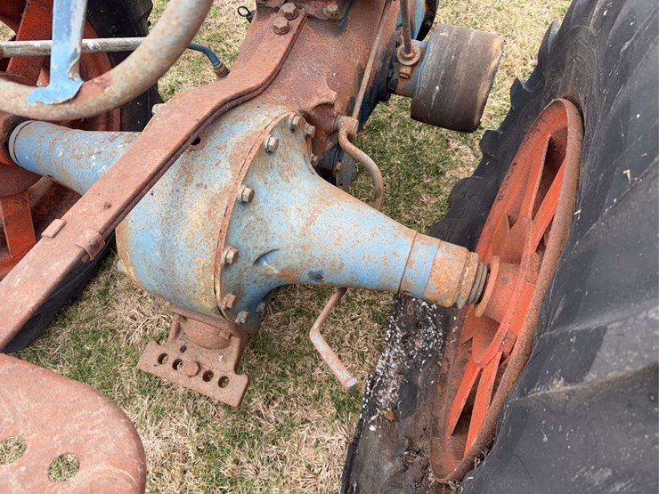 fordson-all-around-england-tractor-image-27