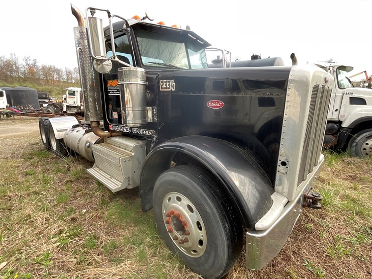 2012-peterbilt-388-image-4