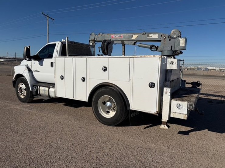 2017-ford-f750-image-10