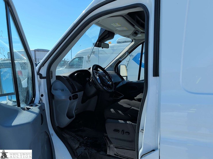 2016-ford-transit-image-9