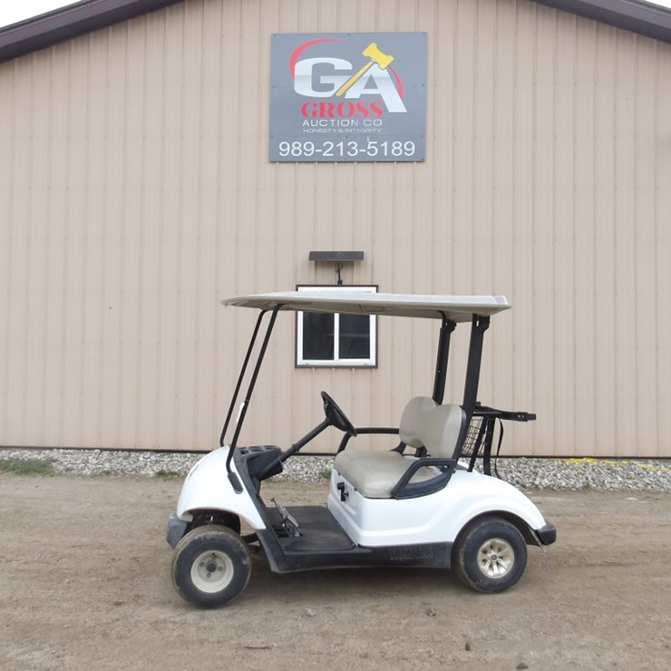 #6604 • Yamaha G16 Gas Golf Cart