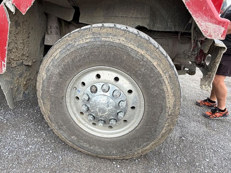 #31720-•-1999-volvo-tri-axle-dump-truck-image-21