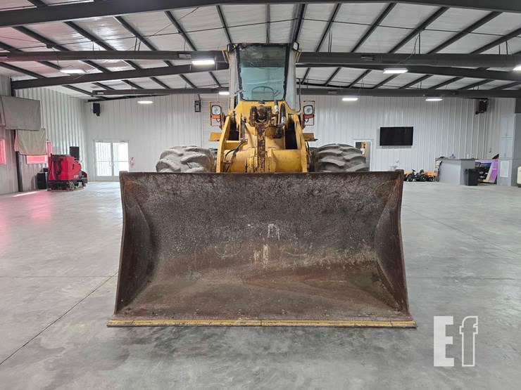 1990-deere-624e-image-7