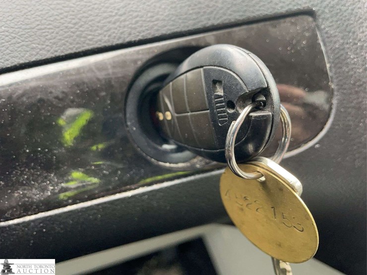 2014-dodge-grand-caravan-sxt-image-14