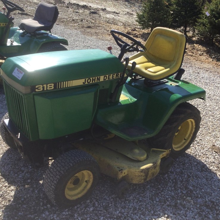 JOHN DEERE 318