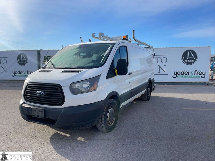 2015-ford-transit-image-1