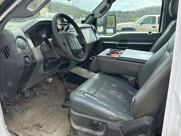 2012-ford-f550-image-9