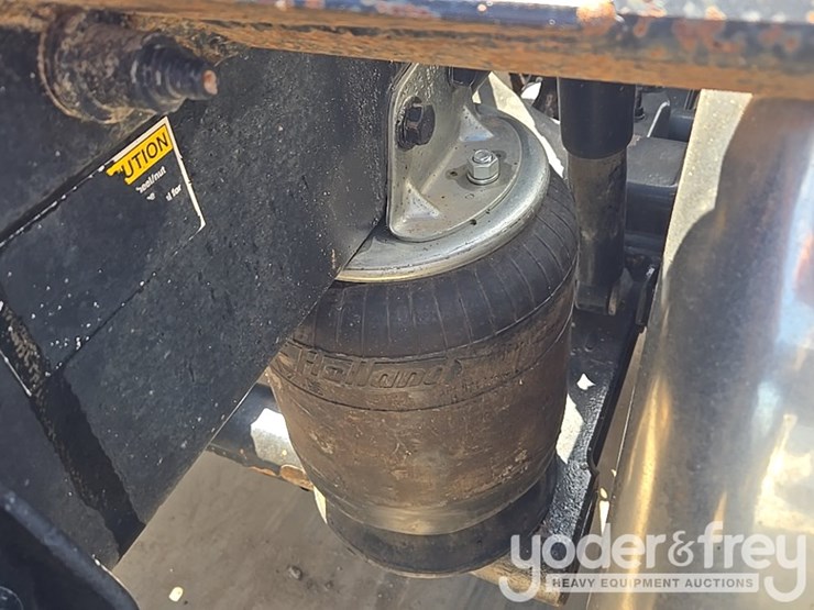 2014-kenworth-t880-image-35