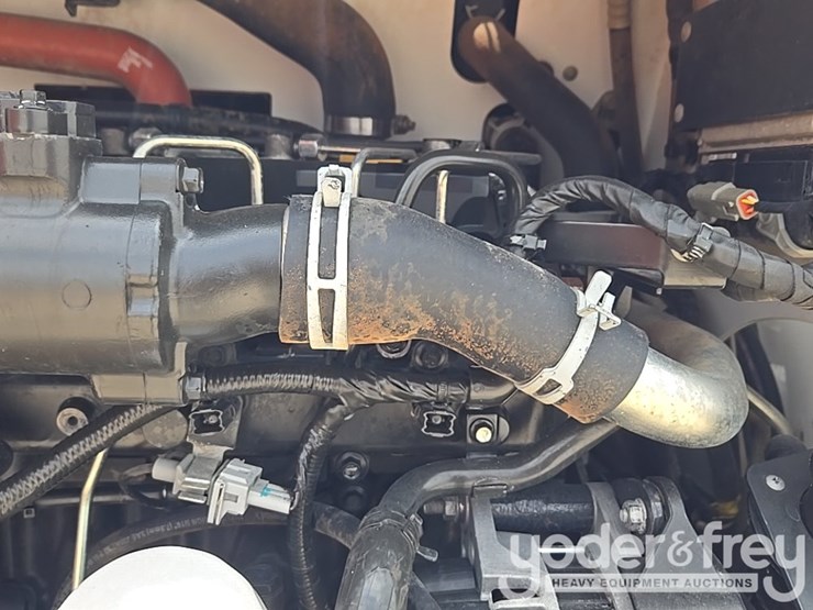 2021-bobcat-t740-image-65