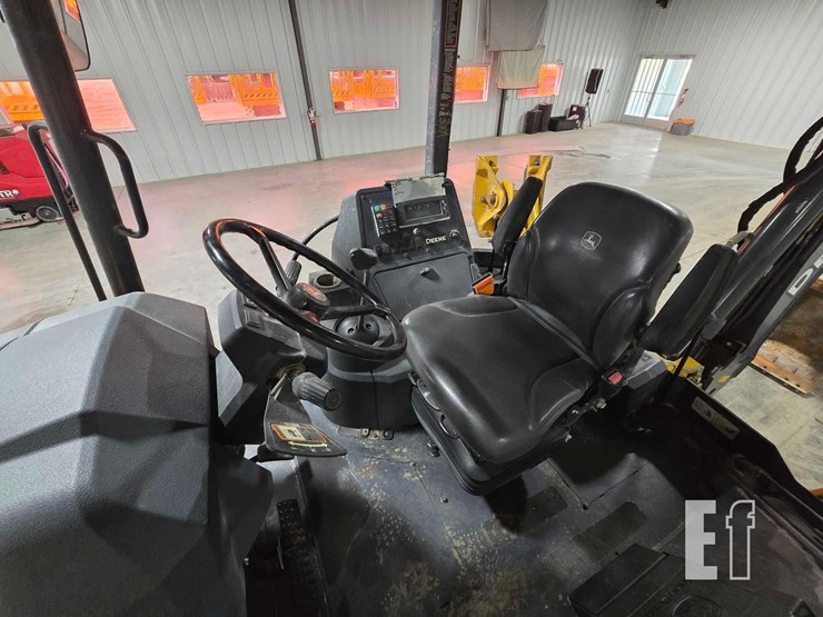 2023-deere-320-p-tier-image-19