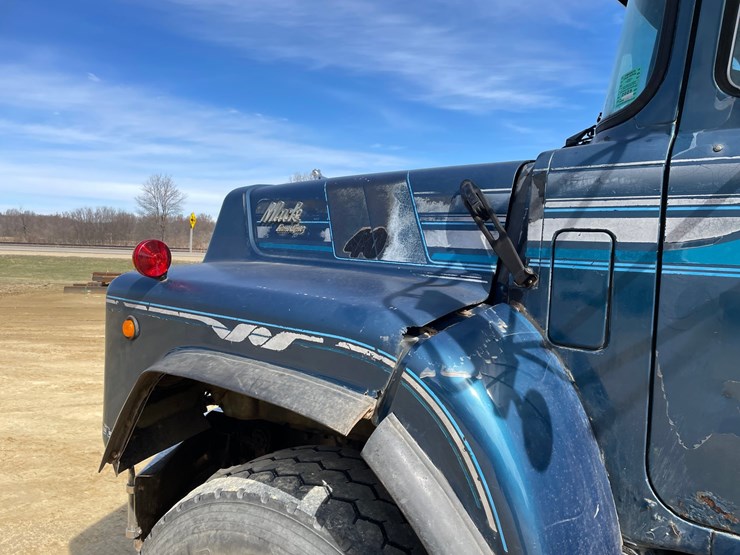 #401-•-1991-mack-rb688s-dump-truck-(has-mn-title)-image-38