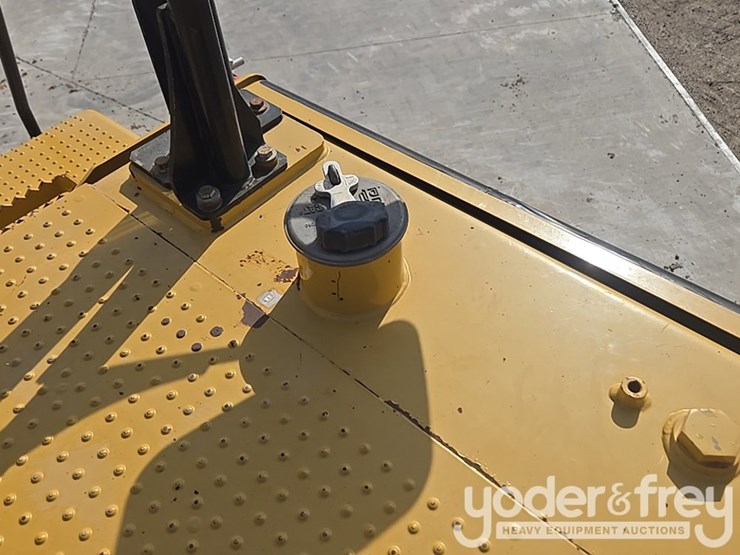 2017-caterpillar-336fl-image-90