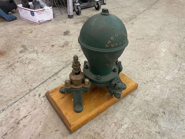 goulds-pump-display-image-8