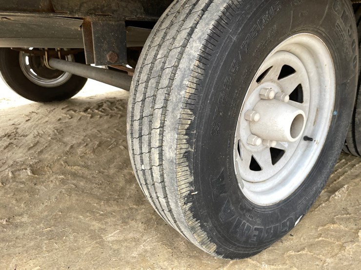 #201-•-2014-palomino-puma-253-fbs-27'-fifth-wheel-camper-(has-wi-title)-image-104