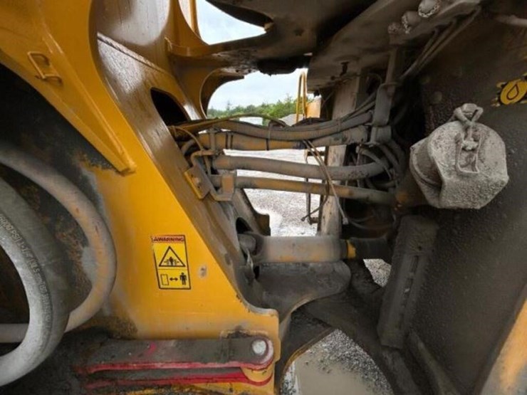 2012-volvo-l220g-image-39