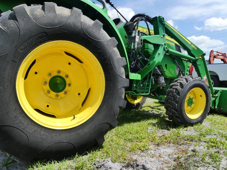 2019-john-deere-4044m-image-6